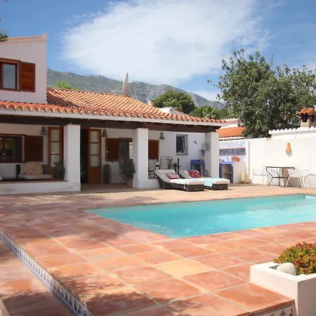 Lleo 8 Pax Rotas Villa